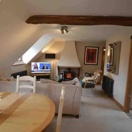 The Old Manor Coach House Apartment Cirencester Exterior photo