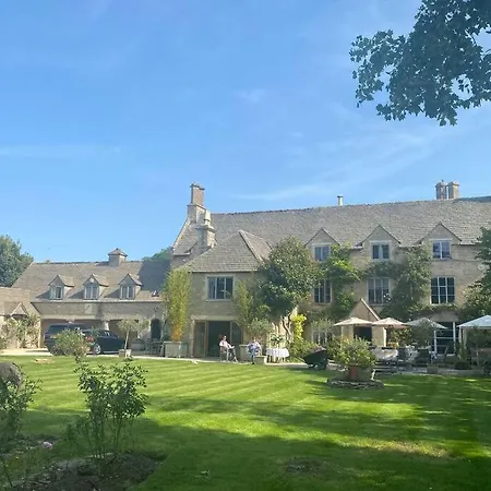 The Old Manor Coach House Apartment Cirencester Exterior photo