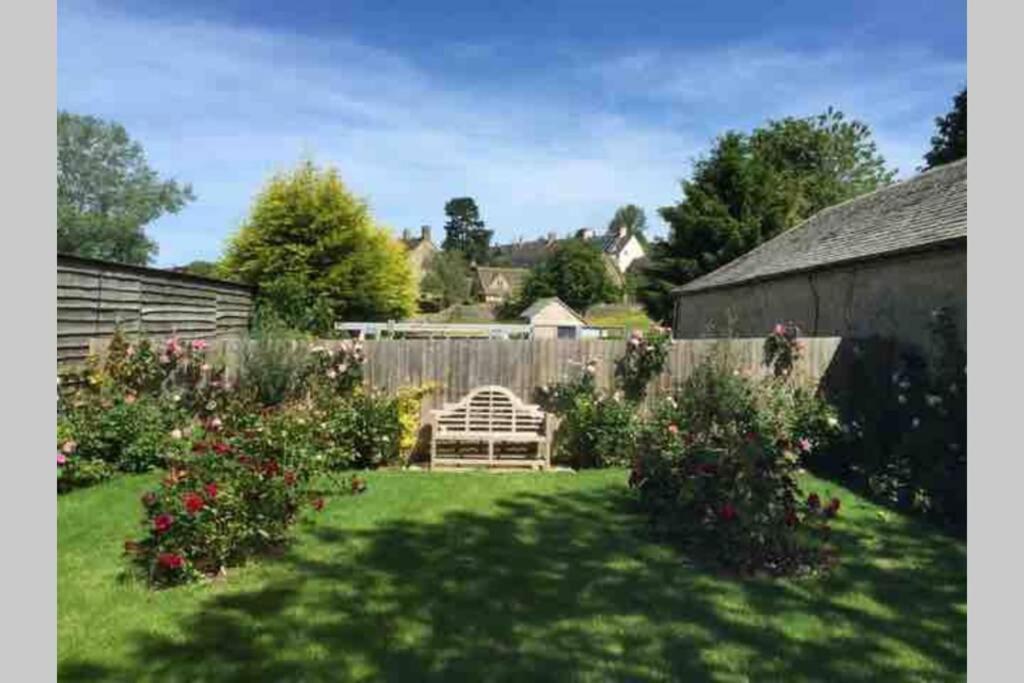The Old Manor Coach House Apartment Cirencester