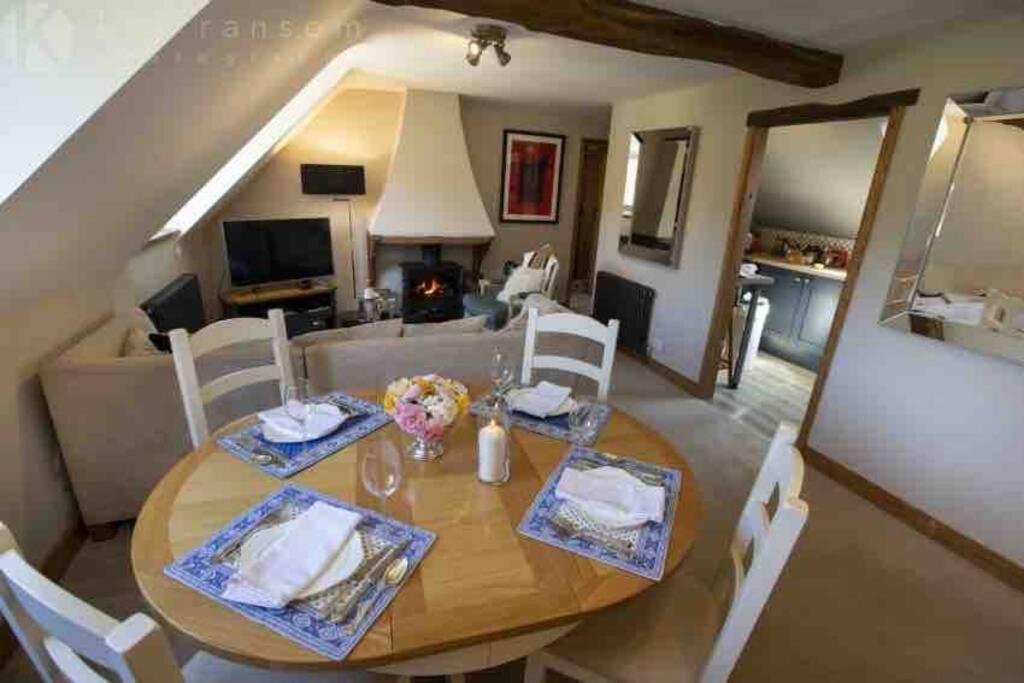 The Old Manor Coach House Apartment